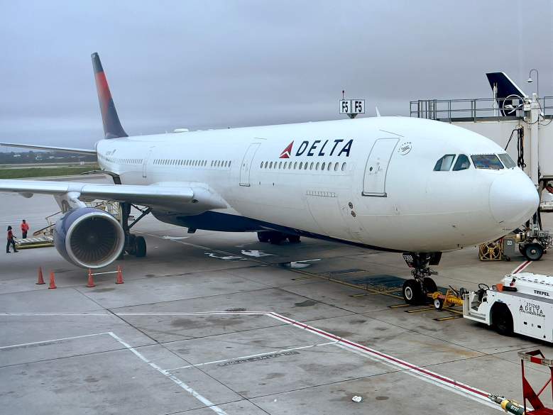 Vuelo de Delta aterriza de emergencia en Nuevo México