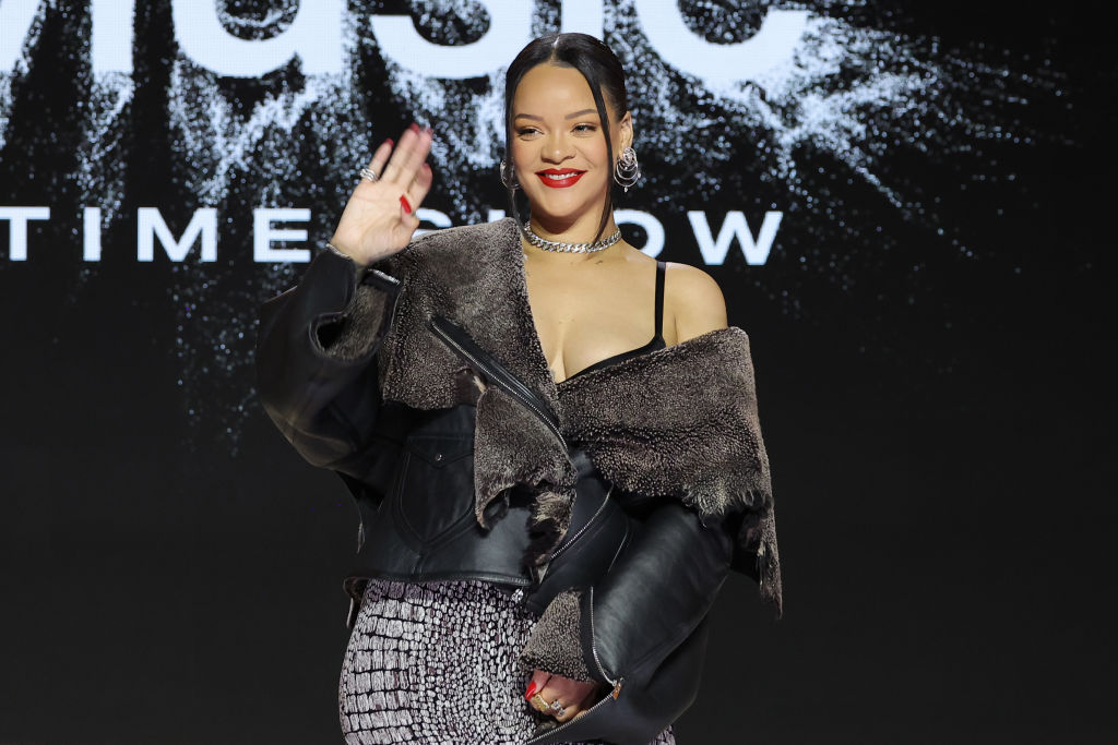 Rihanna habla de su show en el medio tiempo del Super Bowl.