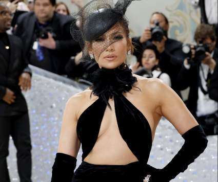 Jennifer López se muestra sin maquillaje a sus 53 años y recibe ataques: [Video]