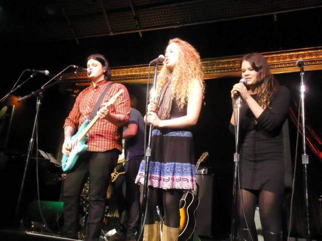 Sosie Bacon, Kevin Bacon's Daughter Sosie, Kyra Sedgwick's Daughter Sosie, Miss Golden Globe 2014 Sosie Bacon, Miss Golden Globes 2014 Sosie Bacon, Sosie Bacon Photos, Sosie Bacon Pics, Sosie Bacon Twitter, Sosie Bacon Facebook, Sosie Bacon Instagram, Sosie Bacon Singing