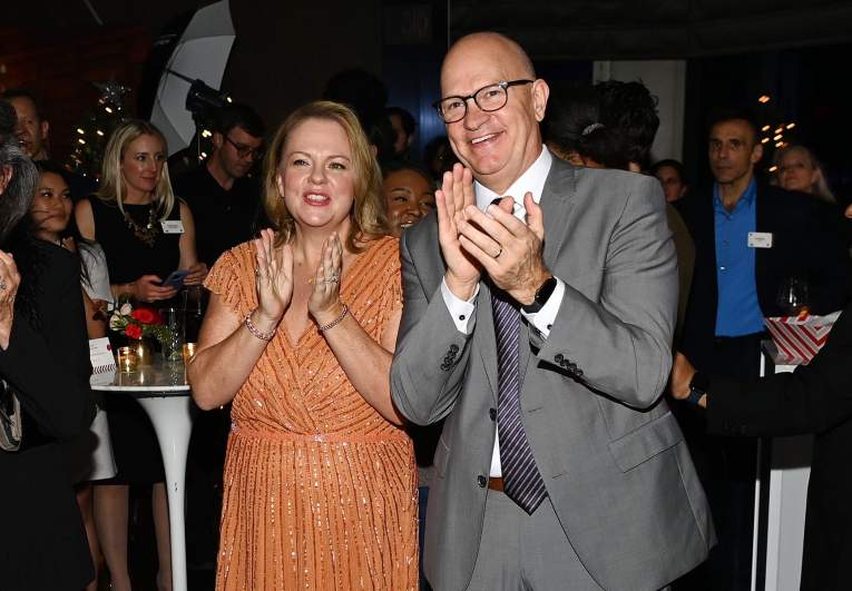 Lisa Hamilton Daly, Mike Perry