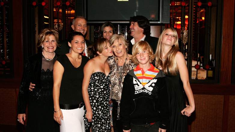 Show cloris leachmans surviving family