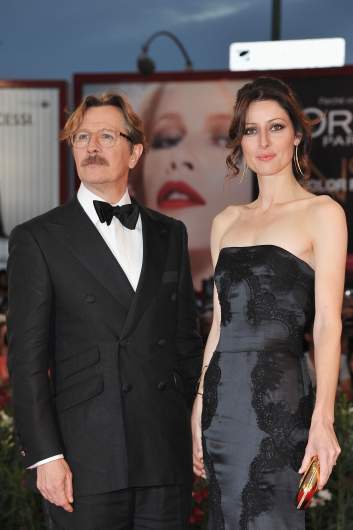 gary oldman wife