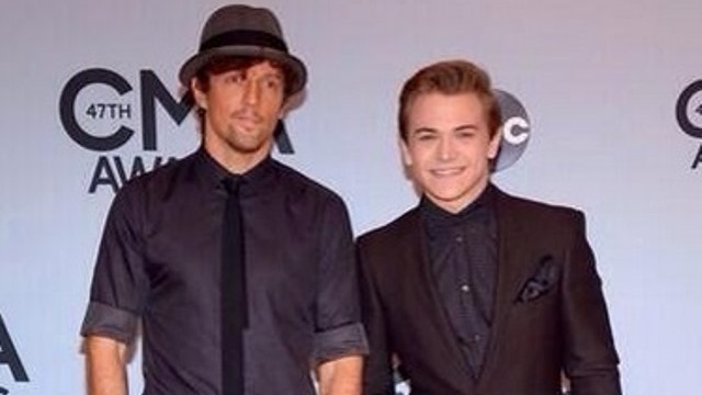 Jason Mraz & Hunter Hayes Everybody's Got Somebody But Me, Jason Mraz & Hunter Hayes 2013 CMA Awards, Jason Mraz & Hunter Hayes CMAs 2013