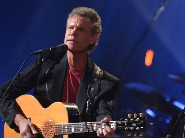 randy travis hospitalized 