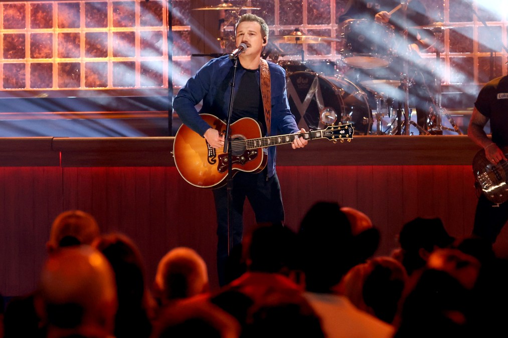 Morgan Wallen playing guitar