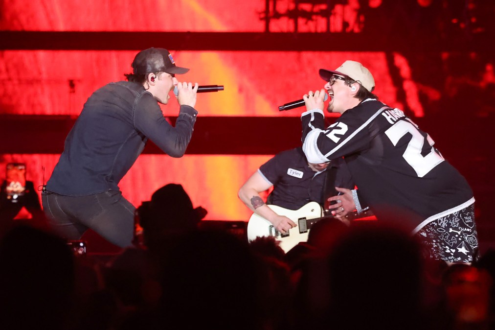 Morgan Wallen and HARDY sing together