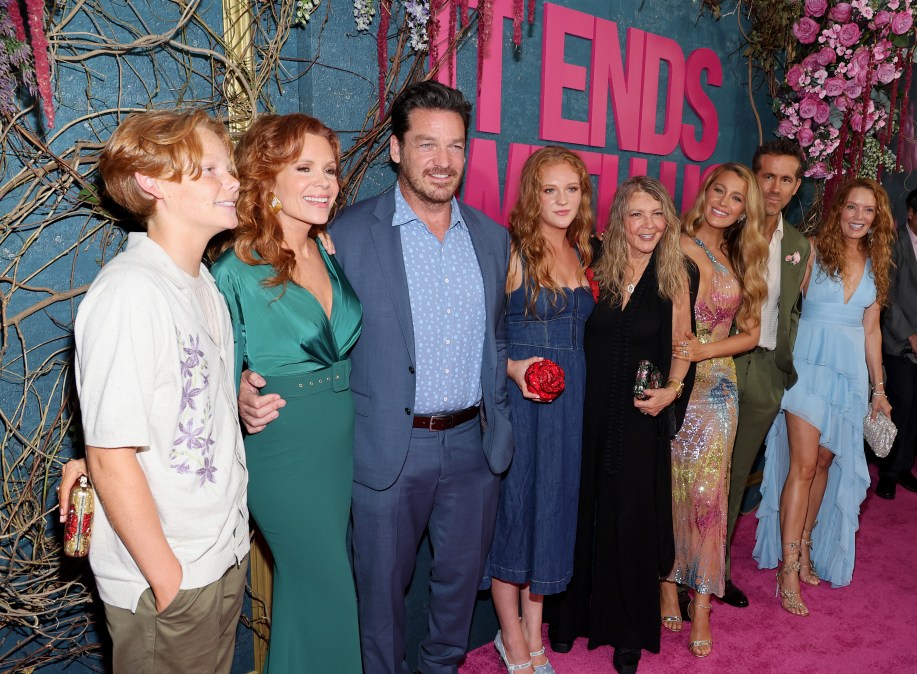 Wyatt Johnson, Robyn Lively, Bart Johnson, Kate Johnson, Elaine Lively, Blake Lively, Ryan Reynolds, Lori Lively