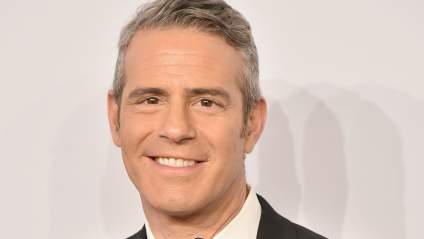 Andy Cohen se ha ocupado con un antiguo cantante de banda de chicos