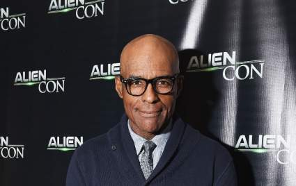 ‘DS9’ Actor dice que Worf fue creado en el Show para Boost Calificaciones