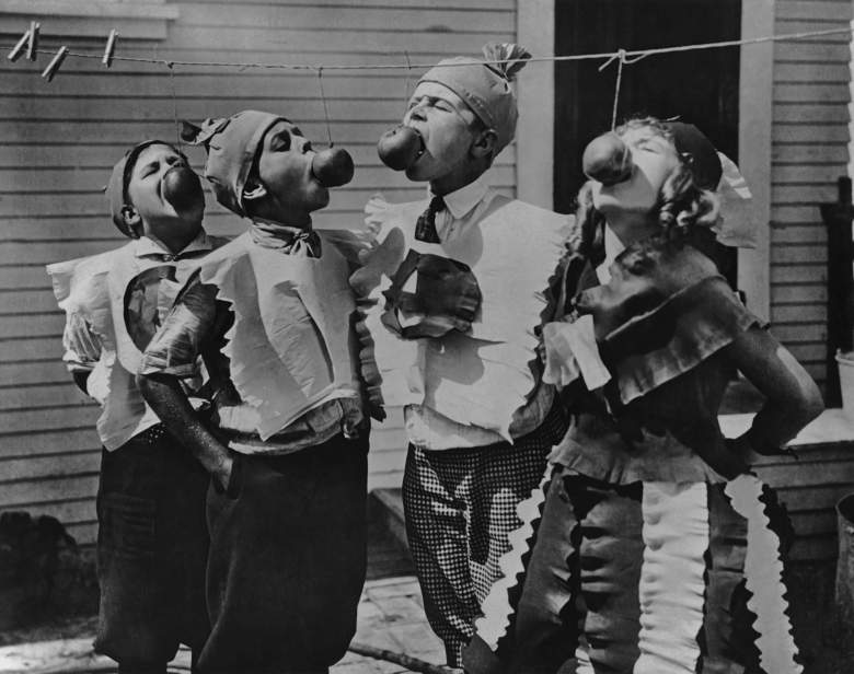 Halloween, Halloween history, Halloween party