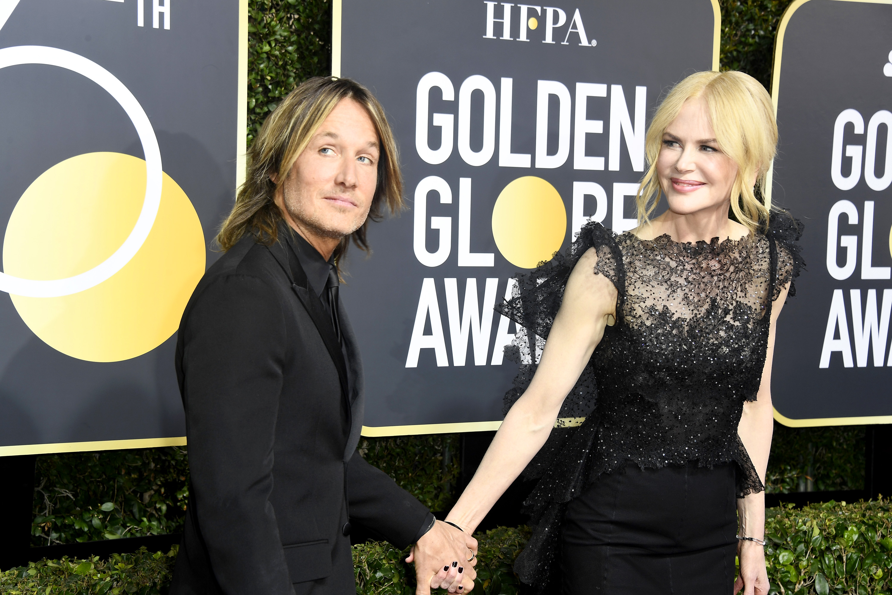 Golden Globes 2018 Protest, Stars Wearing Black At Golden Globes, Who Wore Black On Golden Globes Red Carpet, Actresses Wearing Black To Golden Globe Awards