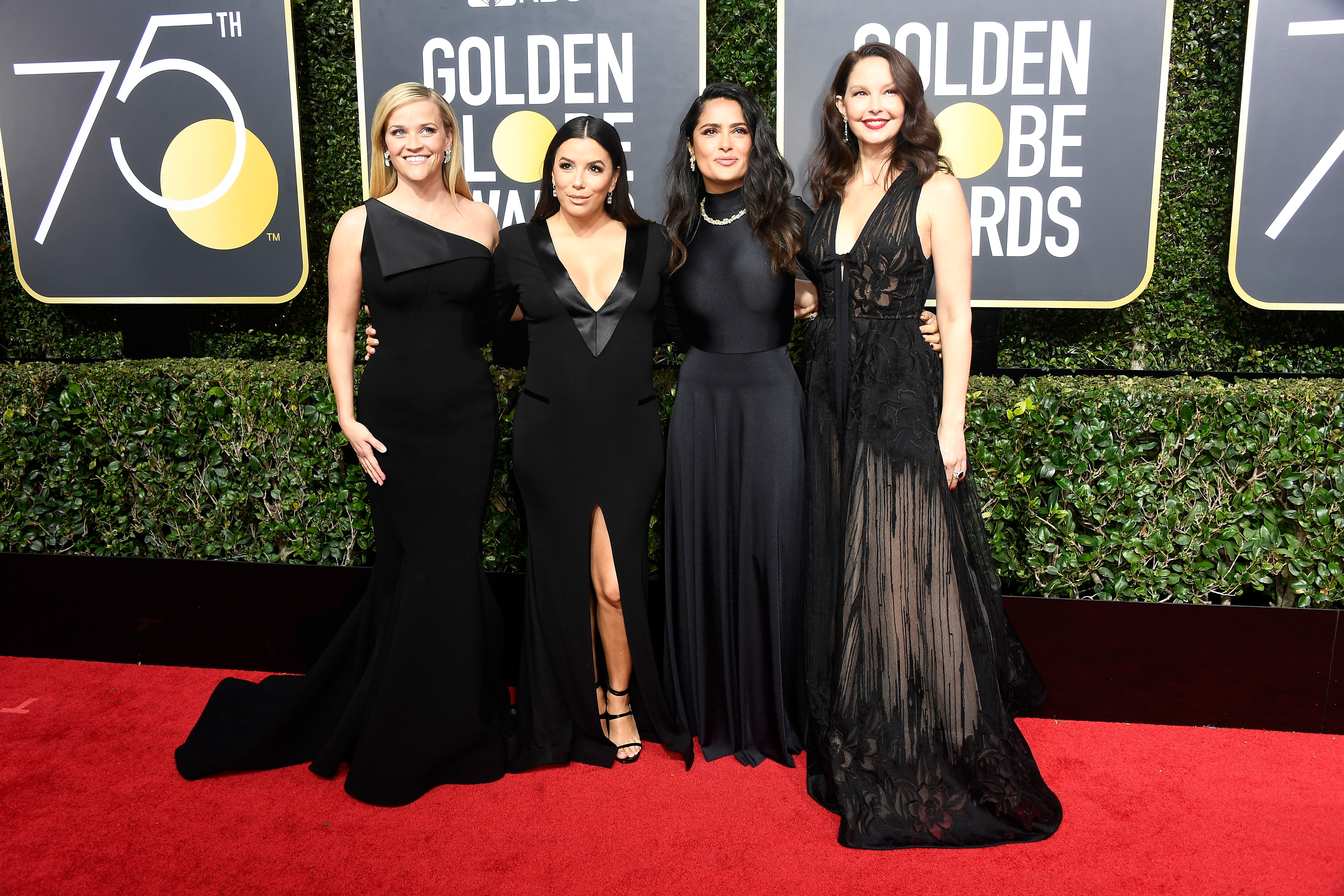 Golden Globes 2018 Protest, Stars Wearing Black At Golden Globes, Who Wore Black On Golden Globes Red Carpet, Actresses Wearing Black To Golden Globe Awards