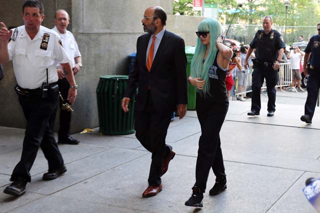 Amanda Bynes, Blue Wig, Hair, Court Room, Hearing, Court, Arrest, Police, Manhattan, NY, Criminal Court, Trial, Marijuana, Bong