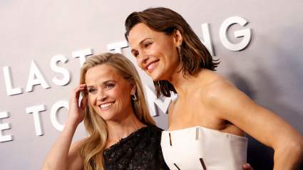 Reese Witherspoon y Jennifer Garner revelan 'cosas locas' que han hecho por sus carreras