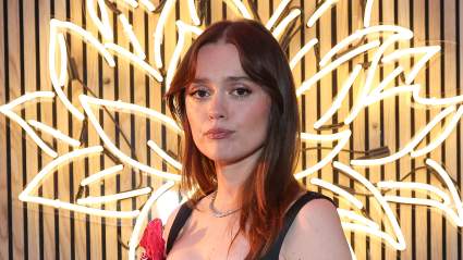 La estrella de 'White Lotus', Aimee Lou Wood, luce espectacular con un vestido transparente: FOTOS