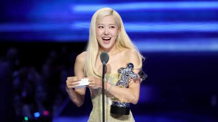 Rosé de BLACKPINK hace historia en el K-pop con sus nominaciones a los Grammy.