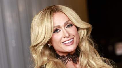 Paris Hilton se une a la tendencia de la transparencia con un vestido negro transparente: FOTOS