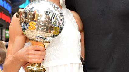 Exalumna de 'DWTS' habla con valentía sobre su lucha contra la parálisis facial