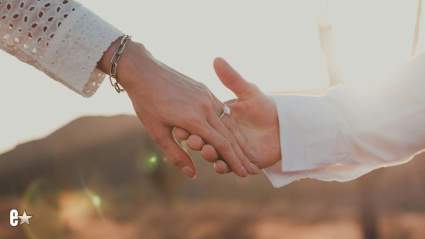 Exalumna de 'American Idol' recibe propuesta sorpresa durante un partido de la NBA