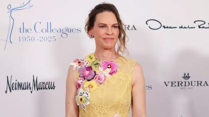 VER: Hilary Swank comparte una rara foto de sus gemelos de 2 años