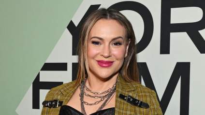 VER: La estrella de 'Charmed' Alyssa Milano comparte una selfie sin maquillaje para su cumpleaños número 53