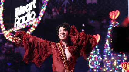 Las mejores fotos de famosos del Jingle Ball de iHeartRadio 2025