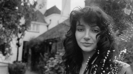 Kate Bush rinde homenaje a su amiga desaparecida