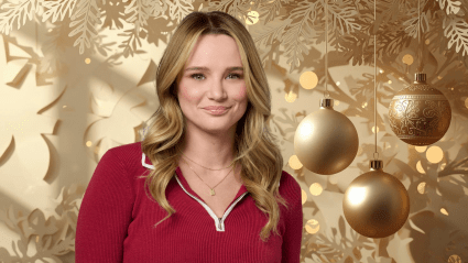 Hunter King no puede dejar de emocionarse antes de su estreno en Hallmark