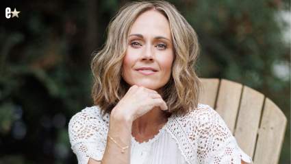 Nikki DeLoach está impresionada por la generosidad de los fans de Hallmark (EXCLUSIVO)