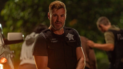 Patrick John Flueger fue visto en el set de 'Chicago PD' en una nueva foto detrás de escena después de tomarse un descanso de la serie.