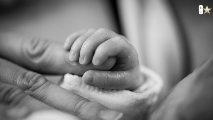 La estrella de DWTS comparte un video íntimo de su parto mientras habla sobre su embarazo más difícil