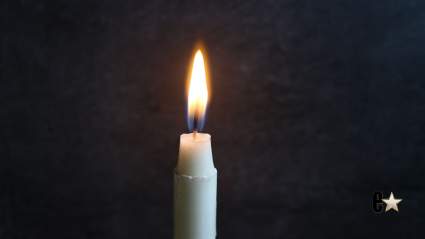 Estrella de comedia fallece rodeada de su familia. Nuestros pensamientos están con ellos.