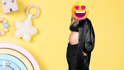 Mega estrella del pop revela su embarazo en un atrevido momento en la alfombra roja: FOTOS