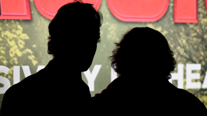 Un dúo cómico de Hollywood revela sorprendentes propósitos de Año Nuevo: "Estar bien mojado ahí abajo"