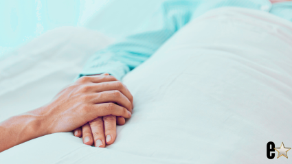 La estrella de 'Law & Order' comparte una emotiva actualización desde el hospital durante su valiente batalla contra el cáncer: FOTO