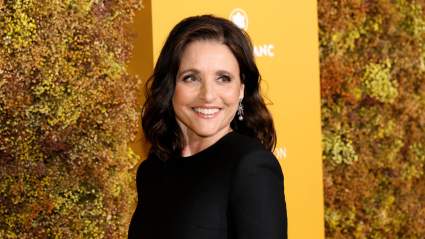 Julia Louis-Dreyfus bromea sobre la "oportunidad perdida" en "Seinfeld": "Debería haber sido sexy"