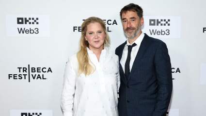 Amy Schumer habla sobre reírse durante 'Rock Bottom' tras confirmar su separación