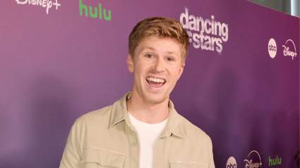 Robert Irwin anuncia una sorprendente propuesta de matrimonio para una pareja de famosos.