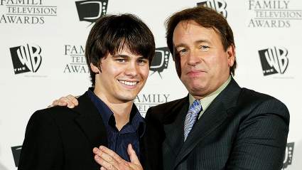 Jason Ritter habla sobre sus sentimientos de infancia hacia el famoso padre John Ritter