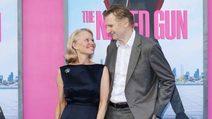 Pamela Anderson habla sobre su relación con Liam Neeson y su situación actual