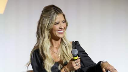 Christina Haack deslumbra en bikini mientras vacaciona con su novio