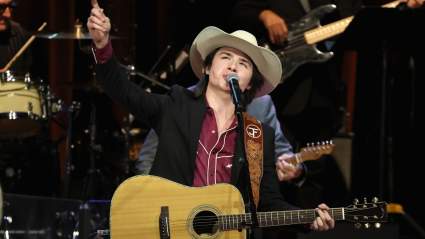 El finalista de 'American Idol' reflexiona sobre la tragedia de Nochevieja que inspiró su desgarradora canción