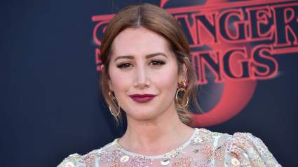 Ashley Tisdale deslumbra con atuendos de 'High School Musical' 20 años después