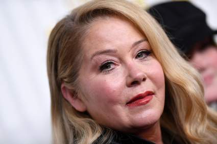 La coprotagonista de Christina Applegate comparte información actualizada sobre su lucha contra la esclerosis múltiple