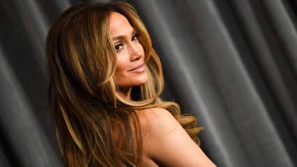 FOTOS: El vestido de JLo deja atónito a todos en los Globos de Oro 2026