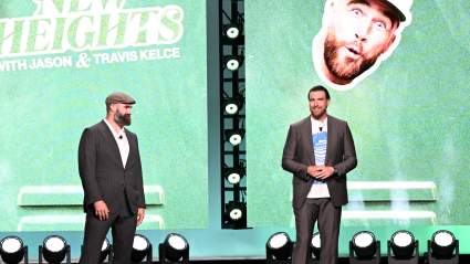 Matt Damon le da a Jason Kelce consejos sinceros sobre lo que no debe hacer