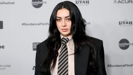 Las mejores fotos de famosos del estreno estelar de la película de Charli XCX