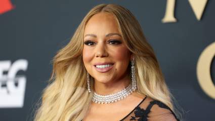 VER: Mariah Carey camina por la alfombra roja con un llamativo vestido transparente
