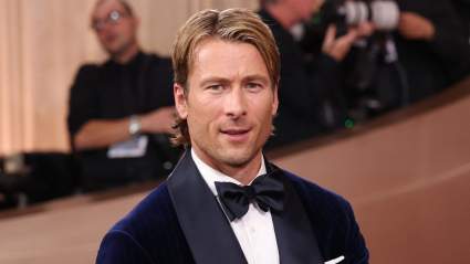 Glen Powell revela la alegre razón por la que sintió dolor en los Globos de Oro 2026